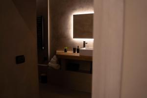 Suite 28