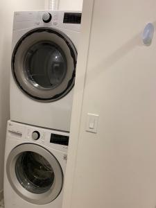 NICE FURNISHED CONDO Downtown Montreal - EC