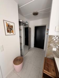 Modern Stylish Apartment Near City Centre with Parking