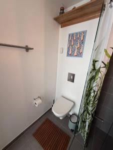 Modern Stylish Apartment Near City Centre with Parking