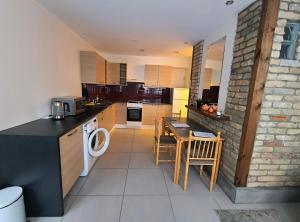 Peaceful Forest View Apartment Near the Sea