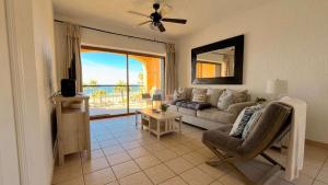 Comfy & Updated 4th Floor Condo Princesa E-401