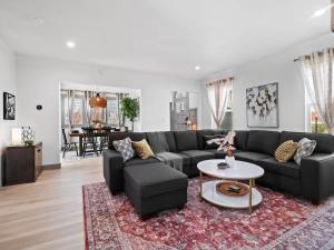 Gorgeous Remodel Game Room Sleeps 8