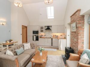 Bumble Bee Lodge