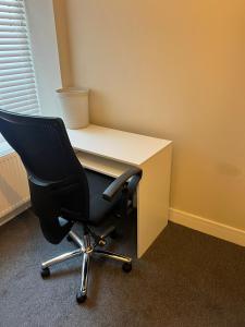 B2 Private Double room with Ensuite, Contractor & Corporate Stays Fully Equipped