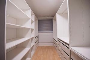 Luxe 3Bed in Hayes Near Heathrow & Elizabeth Line - Easy Access to Central London - Free Parking - Family - Contractor Stay