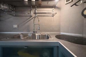 Esedra Loft, Like on a Boat Drifting Through Rome