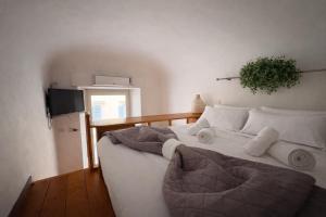 Esedra Loft, Like on a Boat Drifting Through Rome