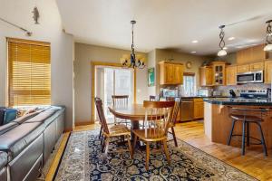 Rustic Retreat Near Lake & Golf Course