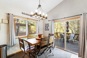 McCall Home Pool Hot Tub & Gym Access