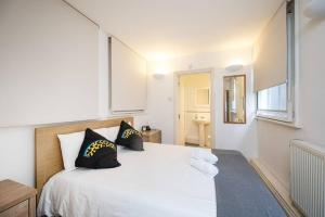 Bishopsgate Apartment, Liverpool Street Station
