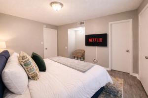 Cozy 1BR Birmingham Retreat with Parking Near Downtown