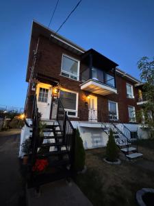 Barel Residence - 2BR Apartment - Free Parking - 15 min to MTL