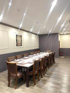 Khách Sạn Phượng Vĩ