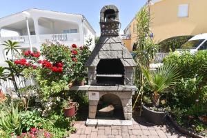 Apartments by the sea Vir - 25448