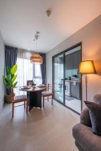 Upscale Apartment With Train Access Bts Thonglor