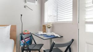 Ormond Court Unit 2 by AvantStay Walk to Sand • Shared Patio BBQ Beachside Retreat