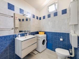 Pool, air conditioning, parking img15