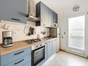 Pool, air conditioning, parking img16