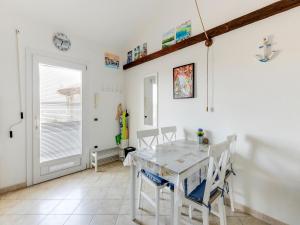 Pool, air conditioning, parking img21