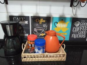 Apartamento dentro de condomínio com vaga de garagem