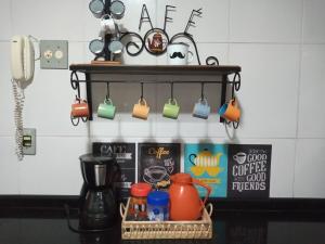 Apartamento dentro de condomínio com vaga de garagem