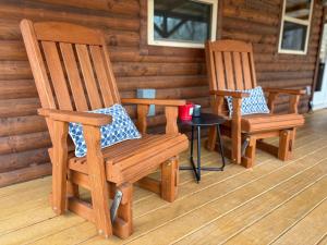 Bigfoot Bungalow - Hot Tub - Secluded RRG Retreat - 12 min to Natural Bridge - Close to trails & attractions - Private - peaceful