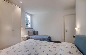 2 Bedroom Lovely Apartment In Camaiore