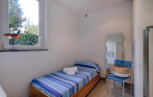 2 Bedroom Lovely Apartment In Camaiore