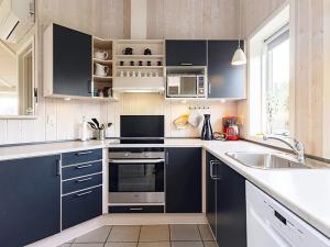 10 person holiday home in Rudkøbing-By Traum