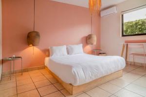 PORFIRIO 2 · Two Houses Seven Bedroom Group Retreat