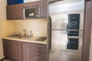 COSIJOPI · Spacious Colonial Home with Terrace