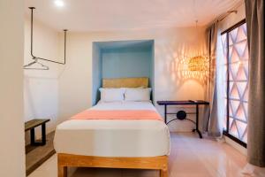 COMPLEJO HIDALGO · Group Stay 2 Blocks from Zócalo