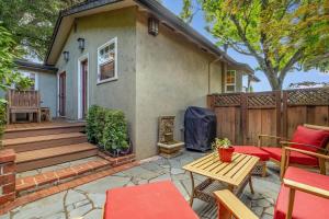 Heart Of Healdsburg - Wine Tastings Included