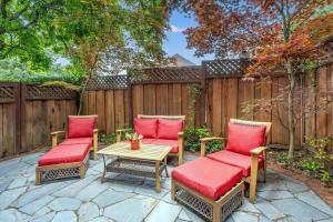 Heart Of Healdsburg - Wine Tastings Included