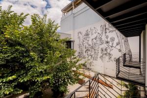 GARCIA 1 · Spacious four Bedroom apt with Garden