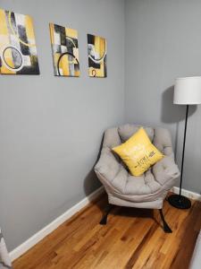 Work & Study - NYC - EWR - Walk to Train