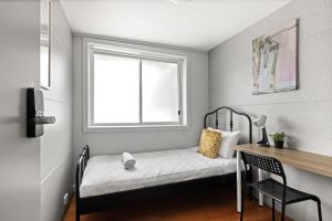 Light & Simple Single Room - Peakhurst Area - Shared Bathroom