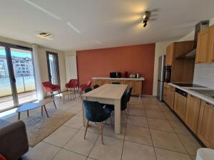 Appartement centre-ville parking - 6 pers. - FR-1-432-97