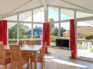 6 person holiday home in GROEMITZ
