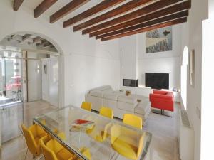 Modern Mansion in Petra with Pool