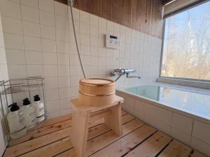 木漏れ日と湯の香りに包まれて 露天風呂付き和モダン貸切ヴィラ