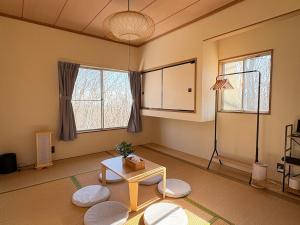 木漏れ日と湯の香りに包まれて 露天風呂付き和モダン貸切ヴィラ