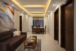 Cedarwood 2BHK Near Mall Road w Mountain View