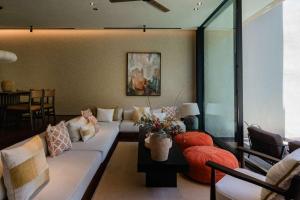 Luxe Villa l 2 Pools l Rooftop l Walk to Beach