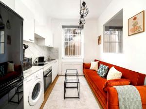 Bright 2BR Apartment in West Kensington