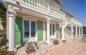 Awesome Home In Cavalaire