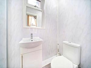 Modern 1BR Apartment in Greater London