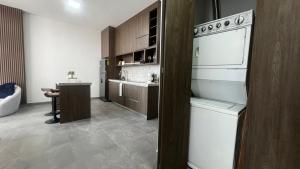 Modern Suite with a View, Near Expo and Malls