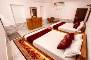 Tripathis Rampath Inn Ayodhya